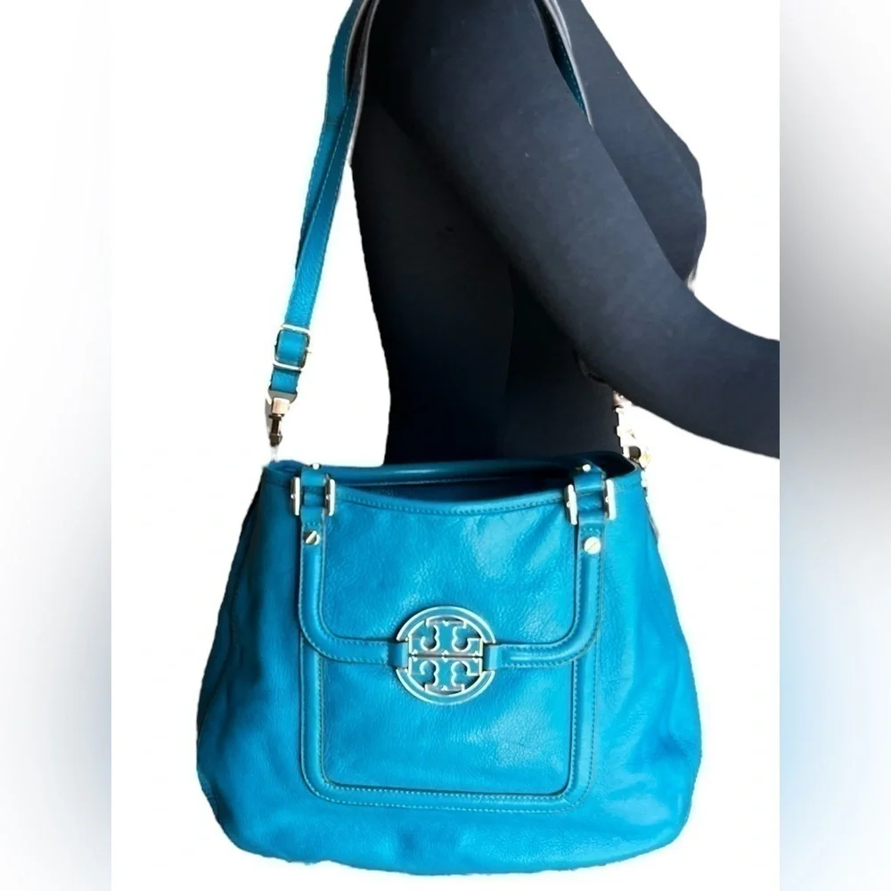Tory Burch Amanda Classic Handle Hobo Bag